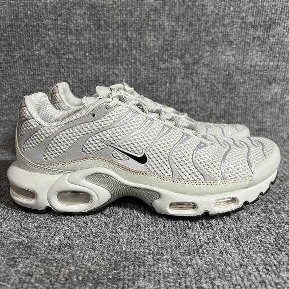 Nike Air Max Plus Tn Shoes Womens Size 8.5 Gray White Mesh Running FV8480-002 - Picture 1 of 9